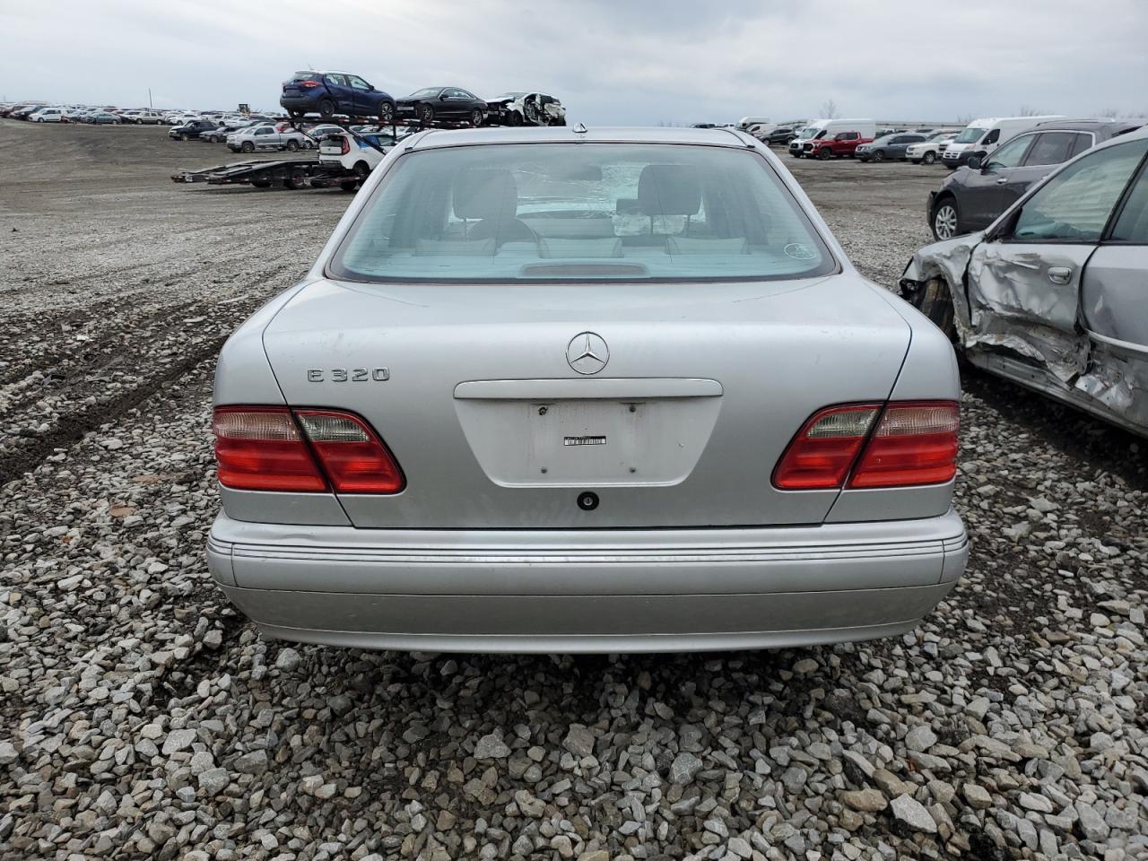 WDBJF65J61B302307 2001 Mercedes-Benz E 320