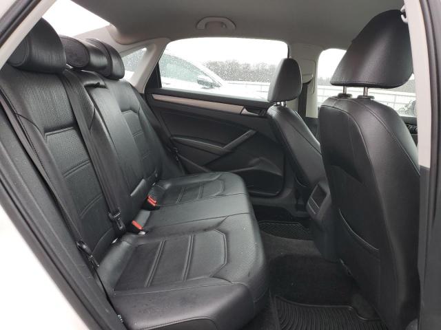2015 VOLKSWAGEN PASSAT S - 1VWAT7A39FC076575