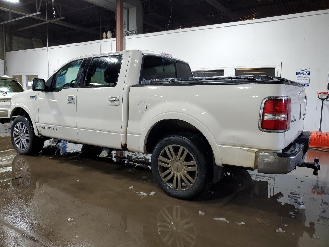 5LTPW185X7F110156 2007 Lincoln Mark Lt