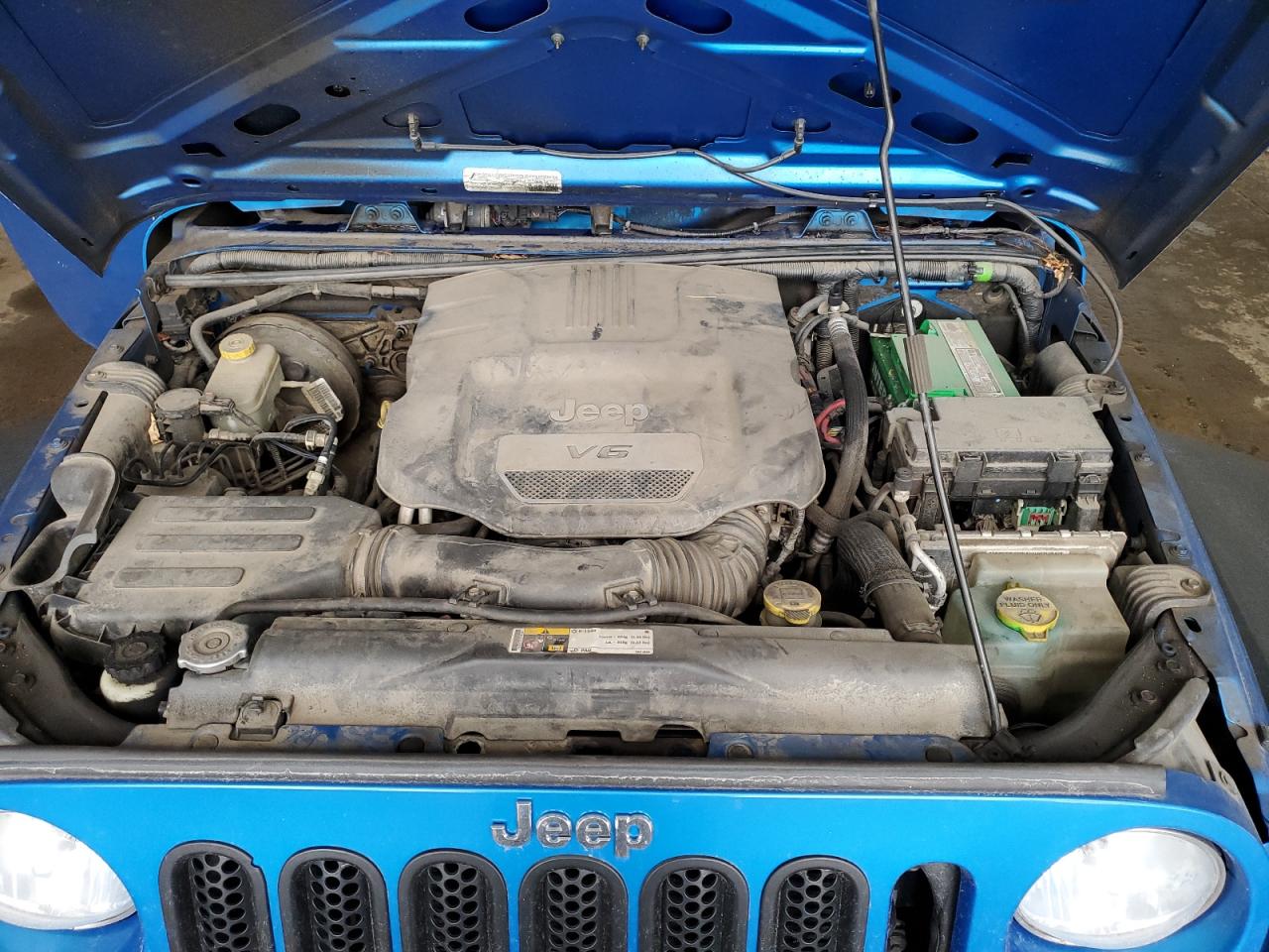 1C4BJWKG4FL533611 2015 Jeep Wrangler Unlimited Sport