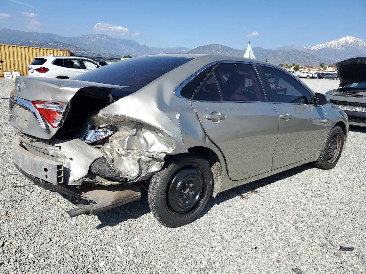 2015 Toyota Camry Le vin: 4T4BF1FK3FR503448