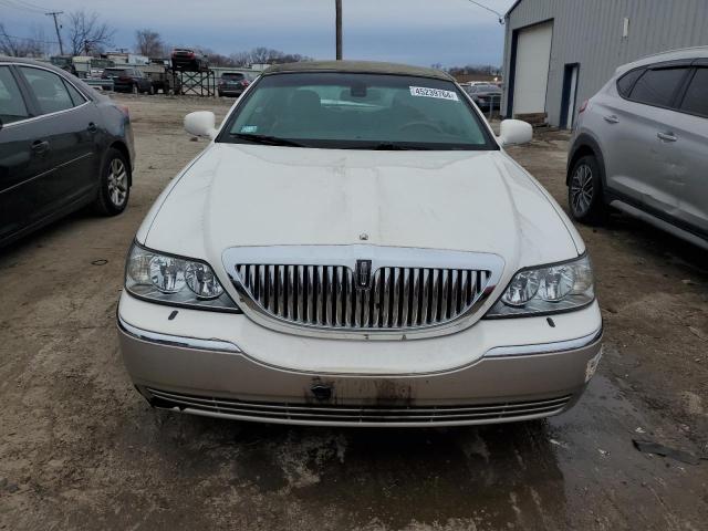 1LNHM82W83Y623777 | 2003 Lincoln town car signature