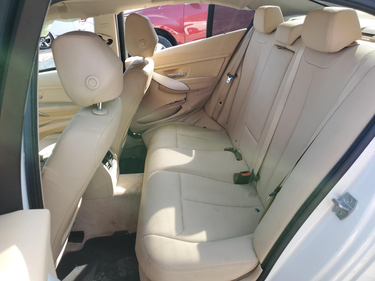 WBA3B1G58ENT00052 2014 BMW 320 I