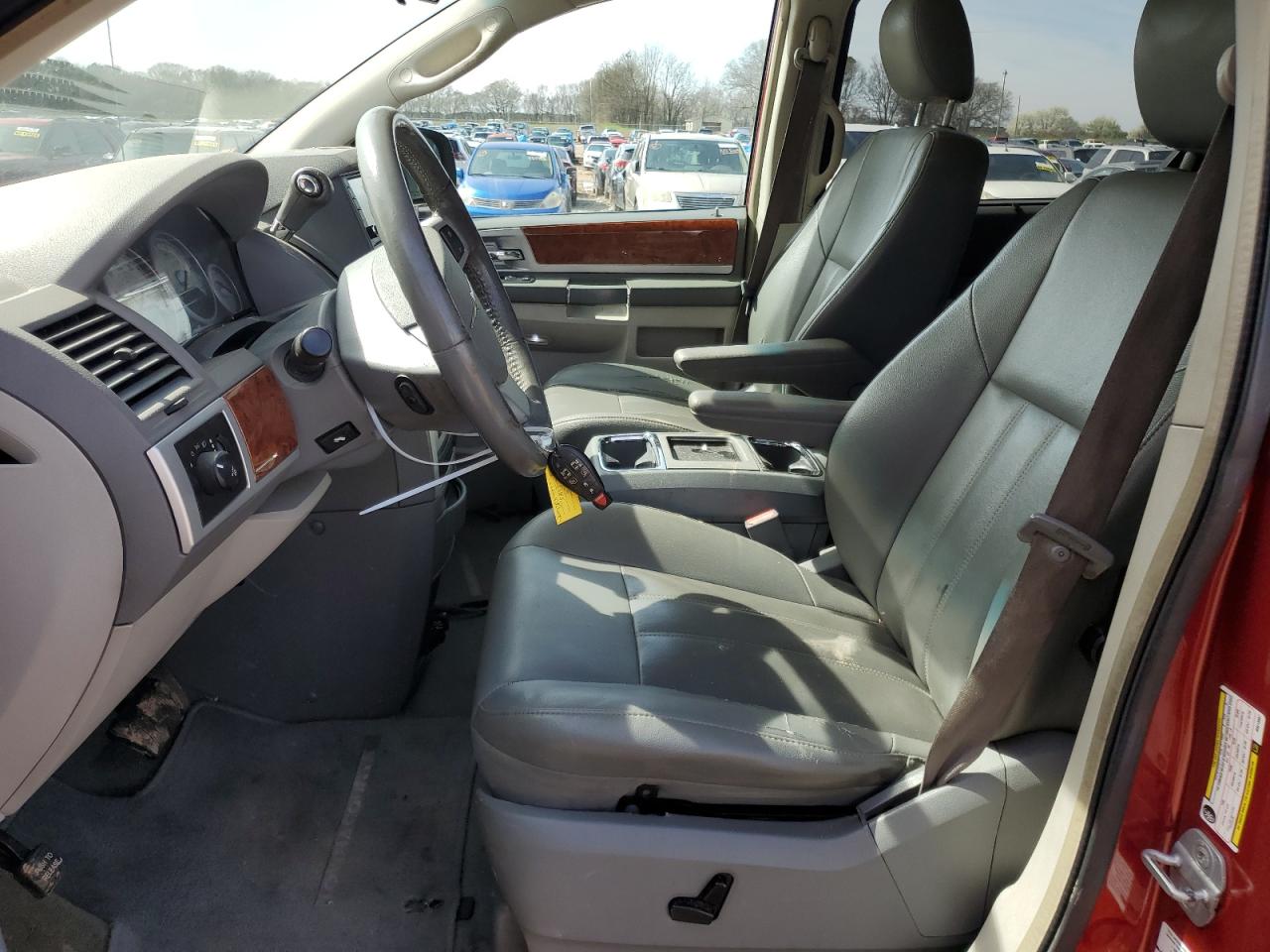 2A8HR541X9R513857 2009 Chrysler Town & Country Touring