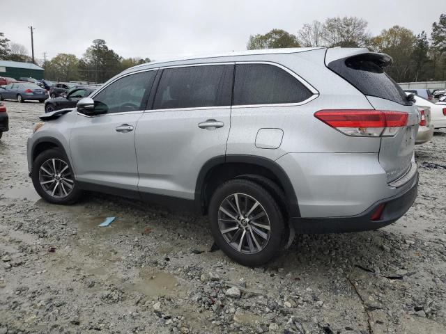 VIN 5TDKZRFH7KS559108 2019 Toyota Highlander, SE no.2