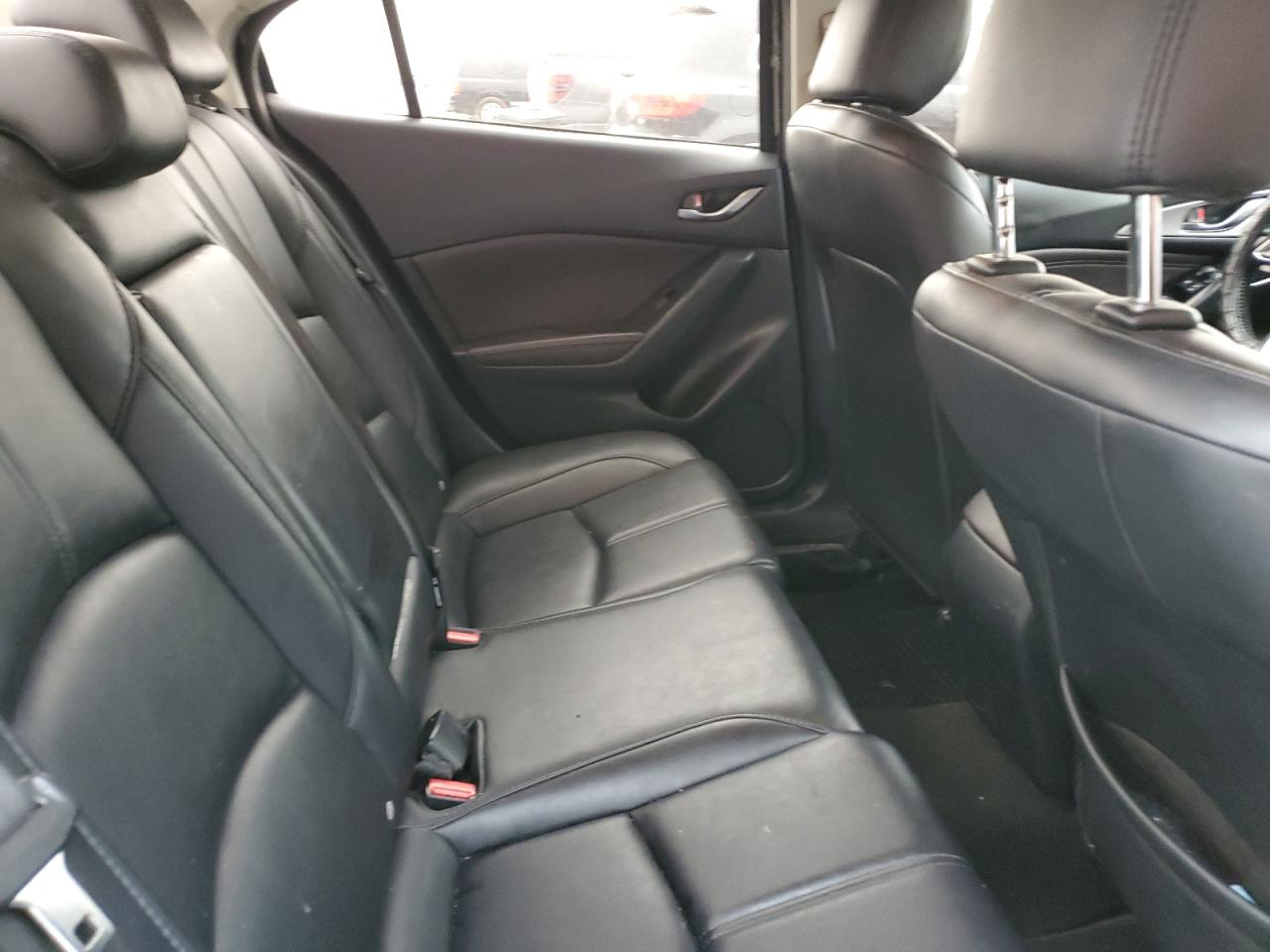 3MZBN1V35JM182115 2018 Mazda 3 Touring