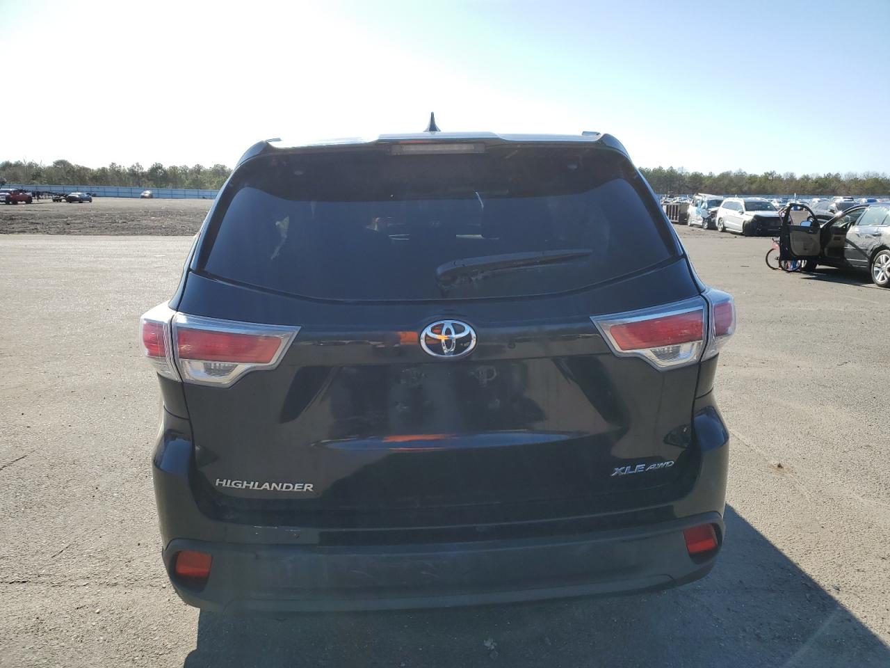 5TDJKRFH4FS177494 2015 Toyota Highlander Xle