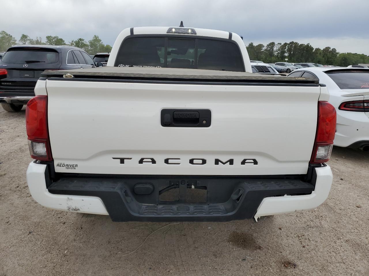 VIN: 3TYAX5GN3MT028557 2021 TOYOTA TACOMA