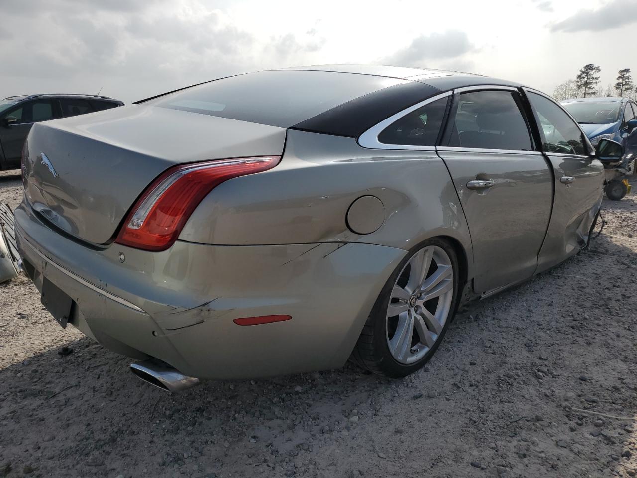 SAJWA2GB1BLV01413 2011 Jaguar Xjl