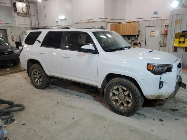2020 TOYOTA 4RUNNER SR - JTEBU5JR2L5827816