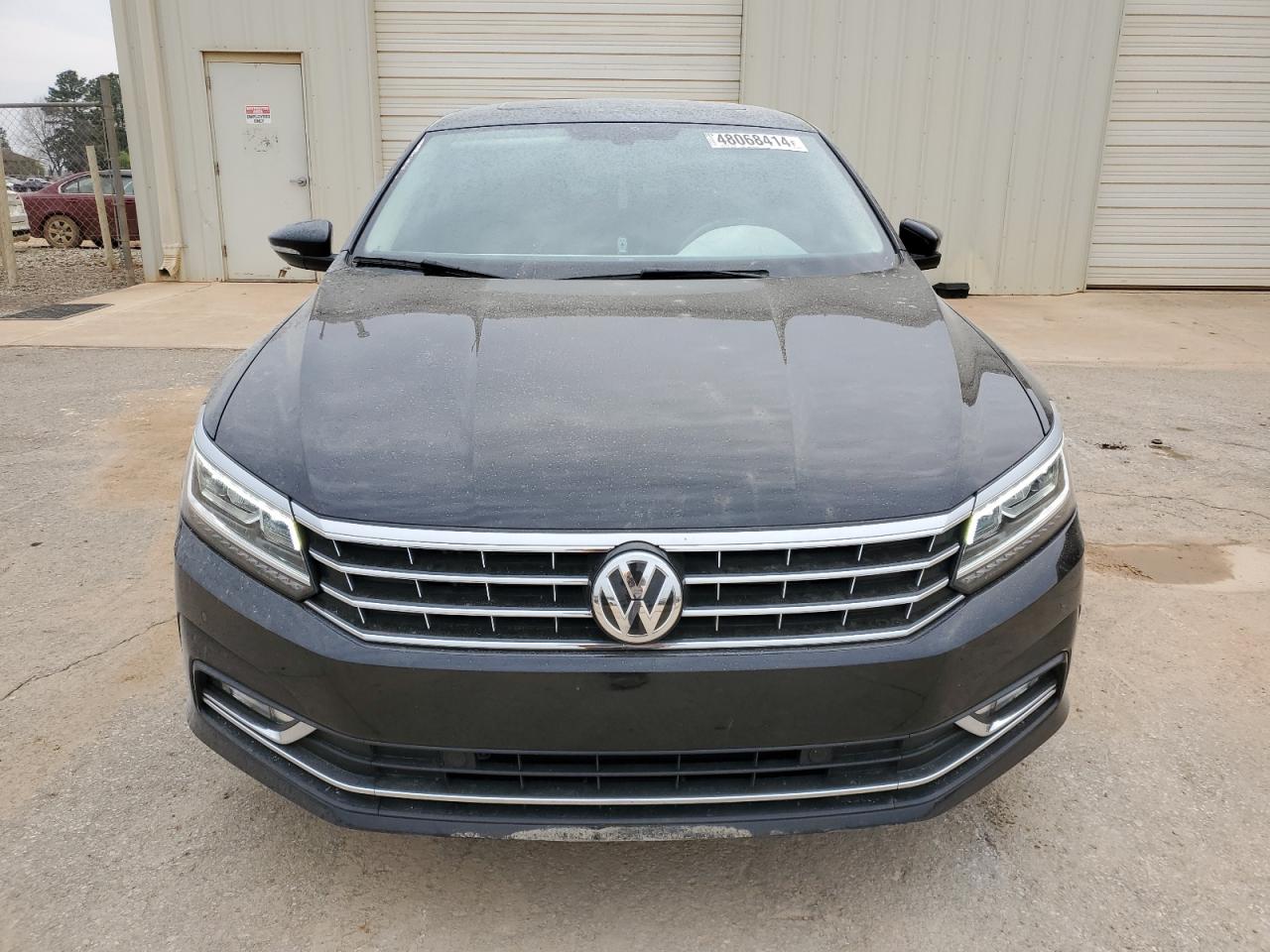 2018 Volkswagen Passat Se vin: 1VWBA7A38JC044462