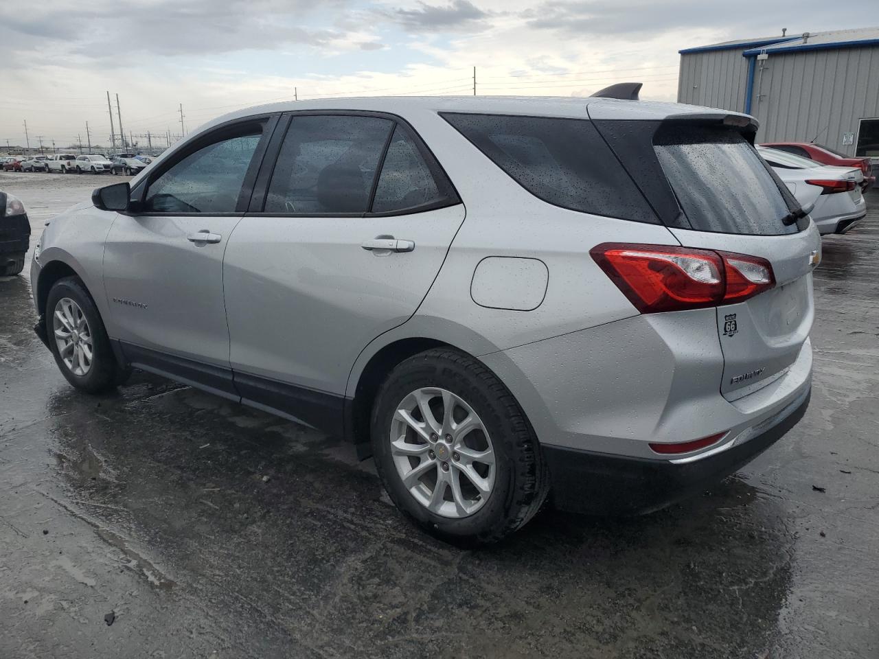 2GNAXHEV3J6209445 2018 Chevrolet Equinox Ls