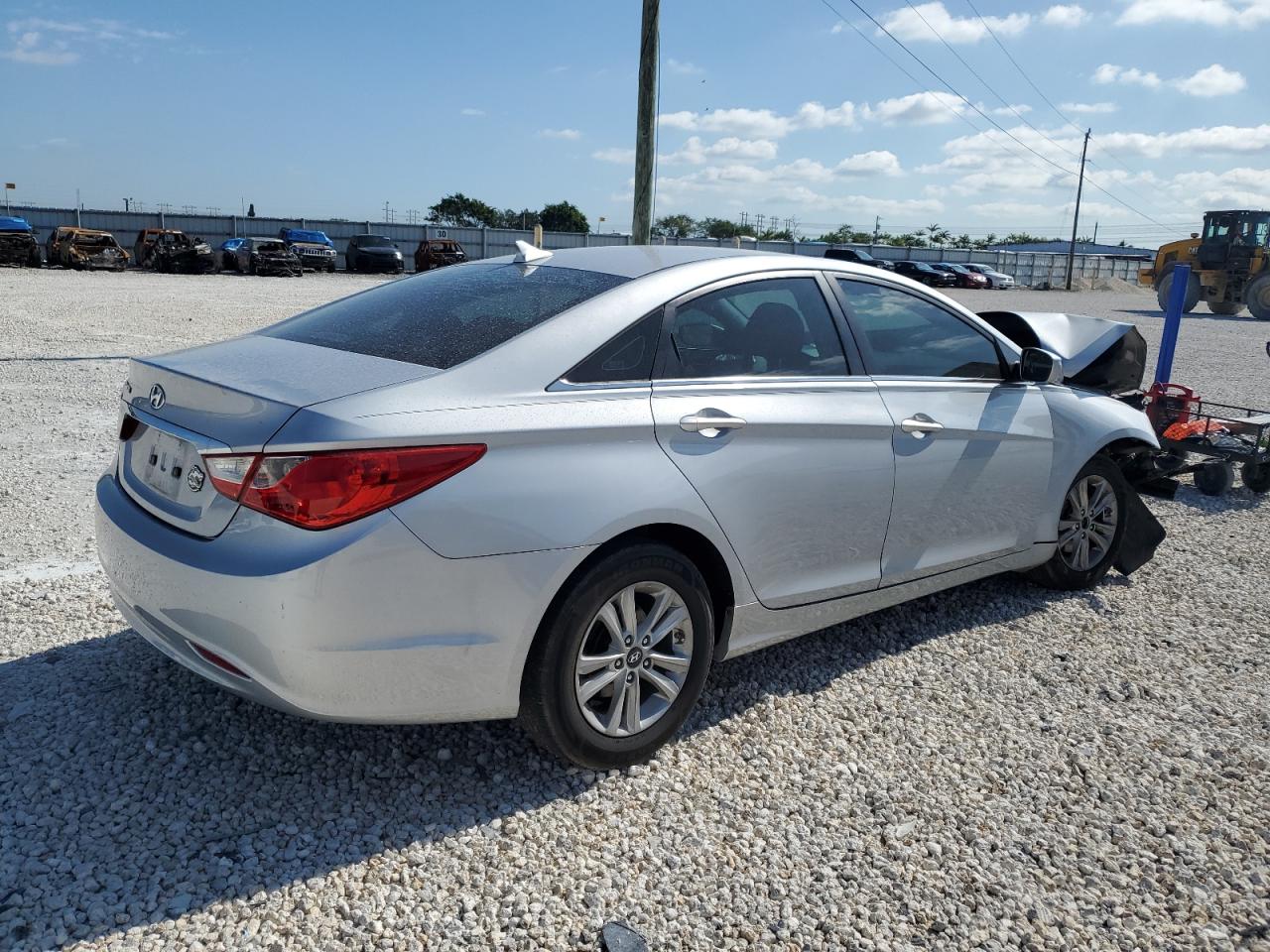 5NPEB4AC6BH128877 2011 Hyundai Sonata Gls