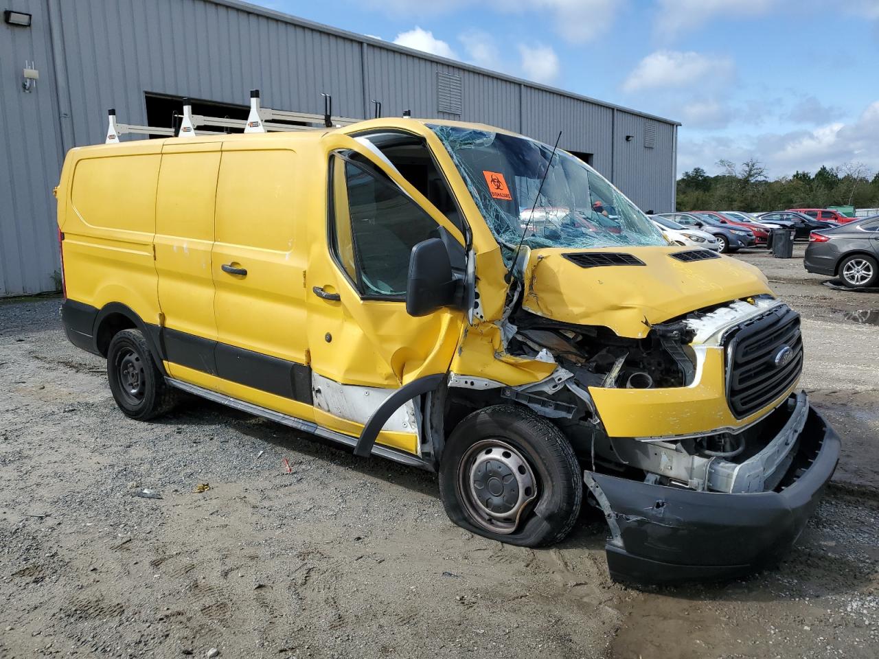 VIN: 1FTYR1ZM7HKB27669 2017 FORD TRANSIT