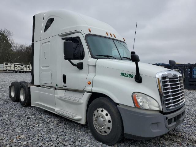 Lot #2373631904 2016 FREIGHTLINER CASCADIA 1 salvage car