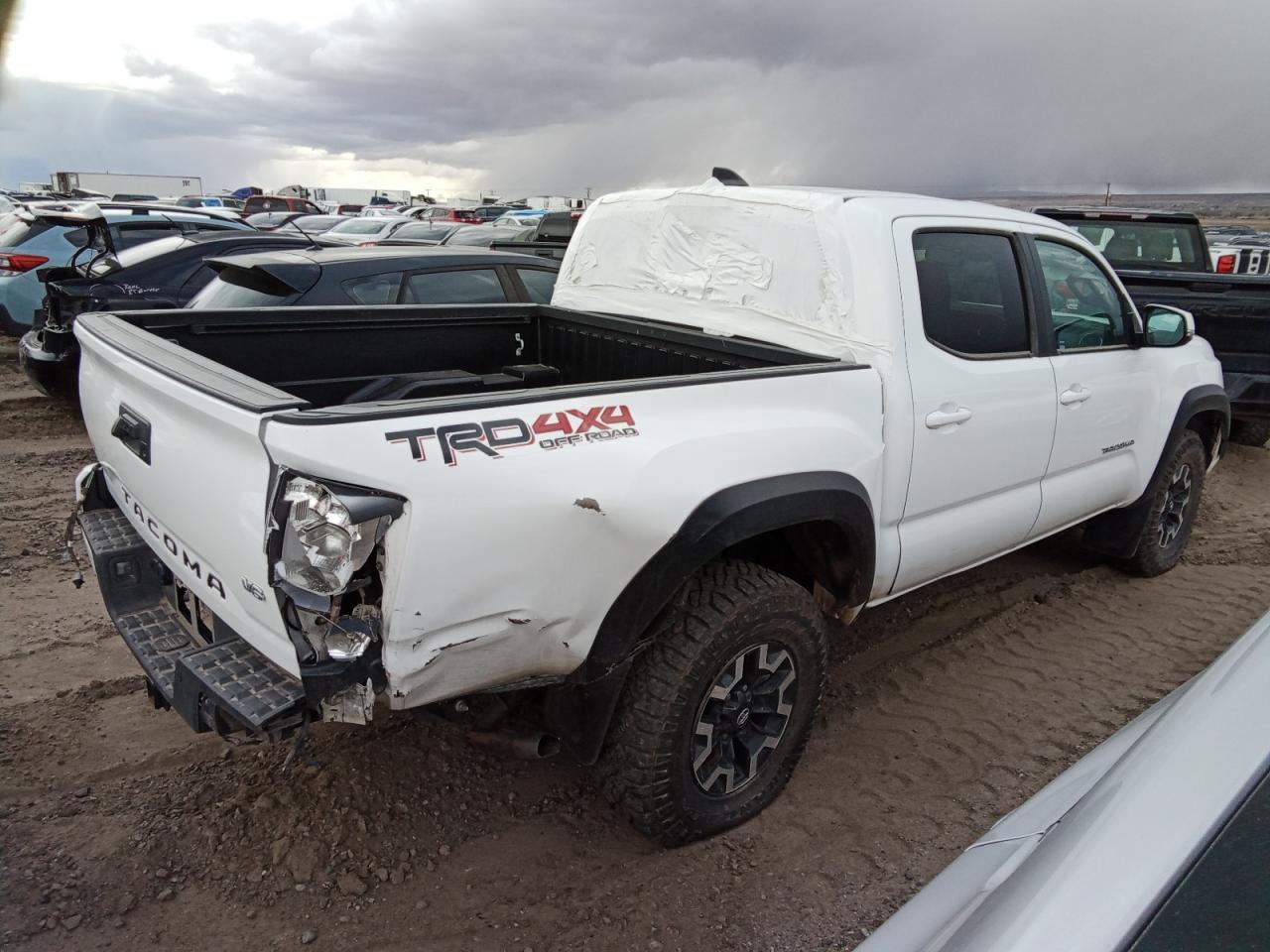 2013 Toyota Tacoma Double Cab vin: 3TMLU4EN7DM118854