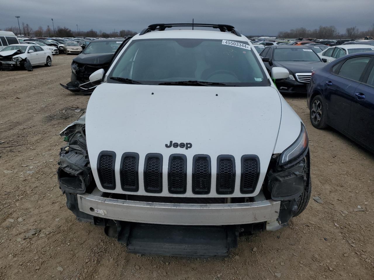 2018 Jeep Cherokee Latitude vin: 1C4PJLCB3JD620281