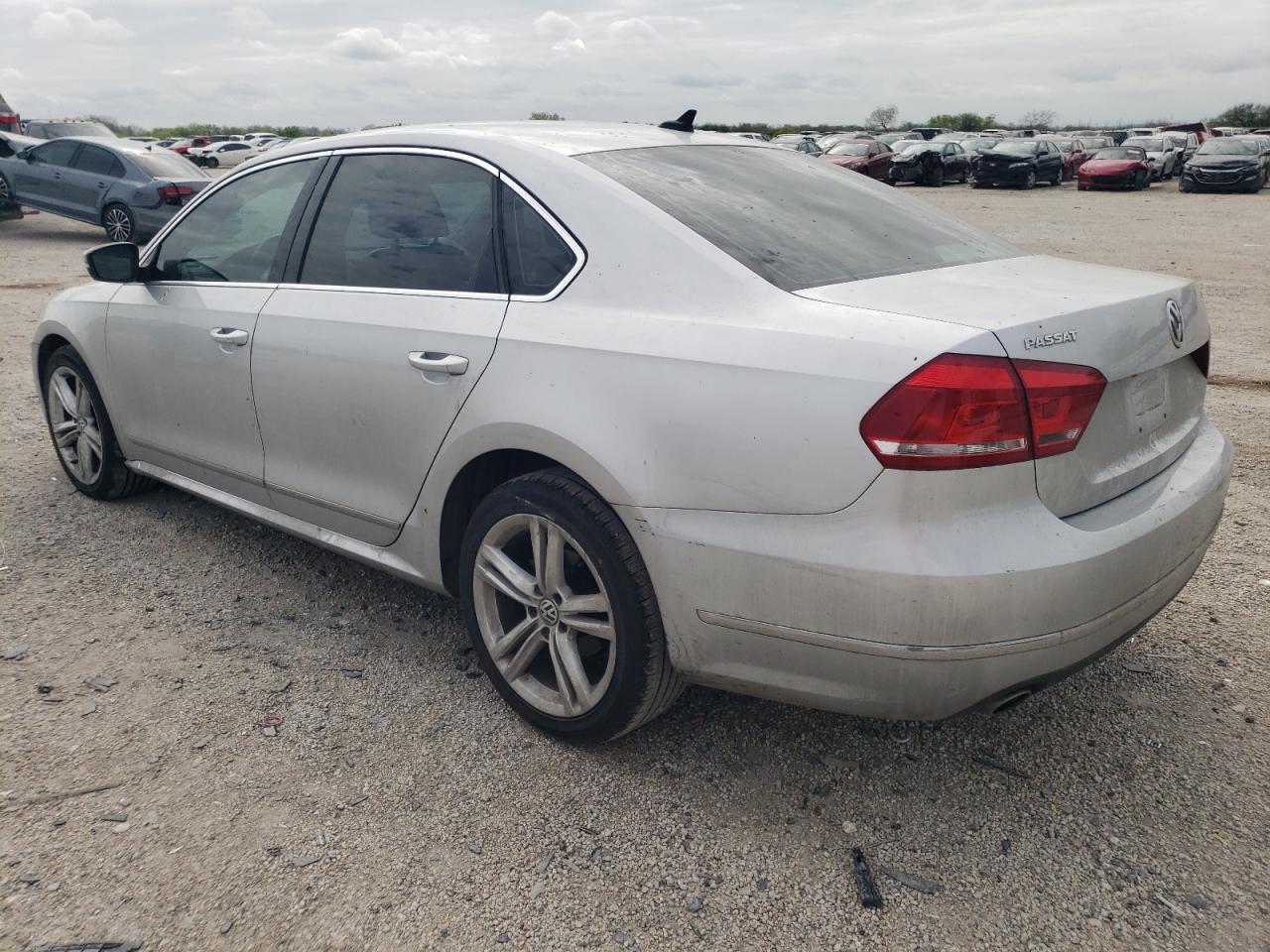 1VWBV7A37FC082972 2015 Volkswagen Passat Se