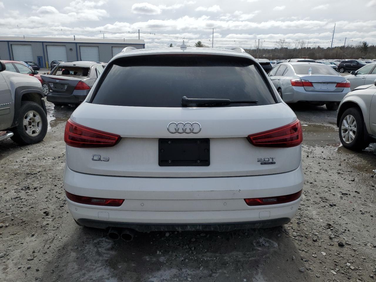 WA1JCCFS0JR021699 2018 Audi Q3 Premium Plus