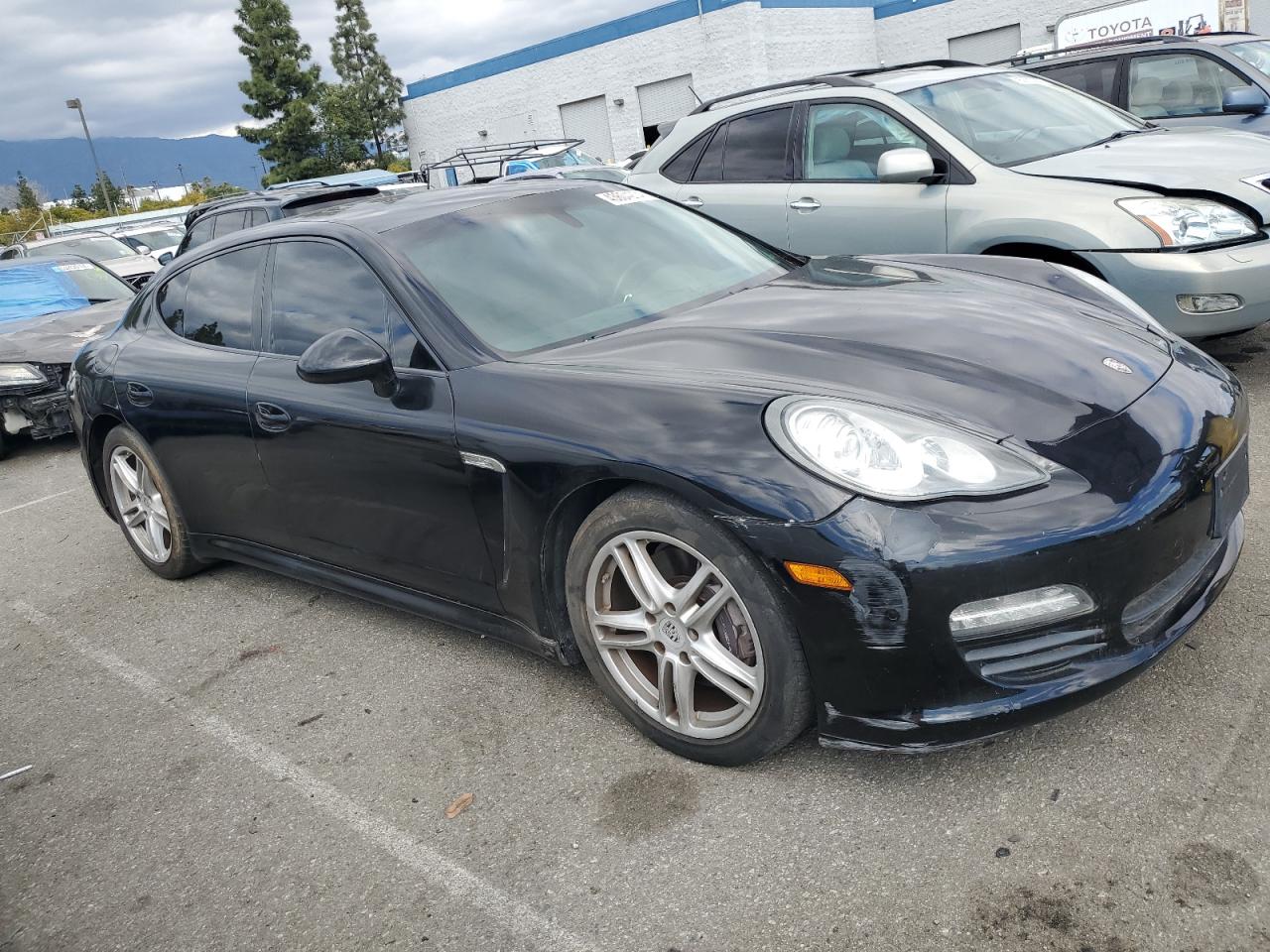 WP0AA2A75BL020609 2011 Porsche Panamera 2