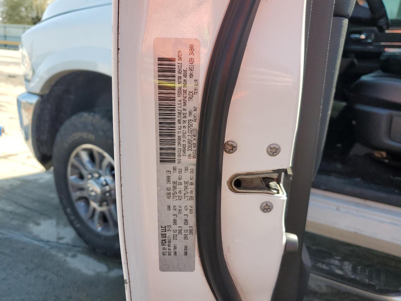 3C6UR5FL2JG275279 2018 Ram 2500 Laramie