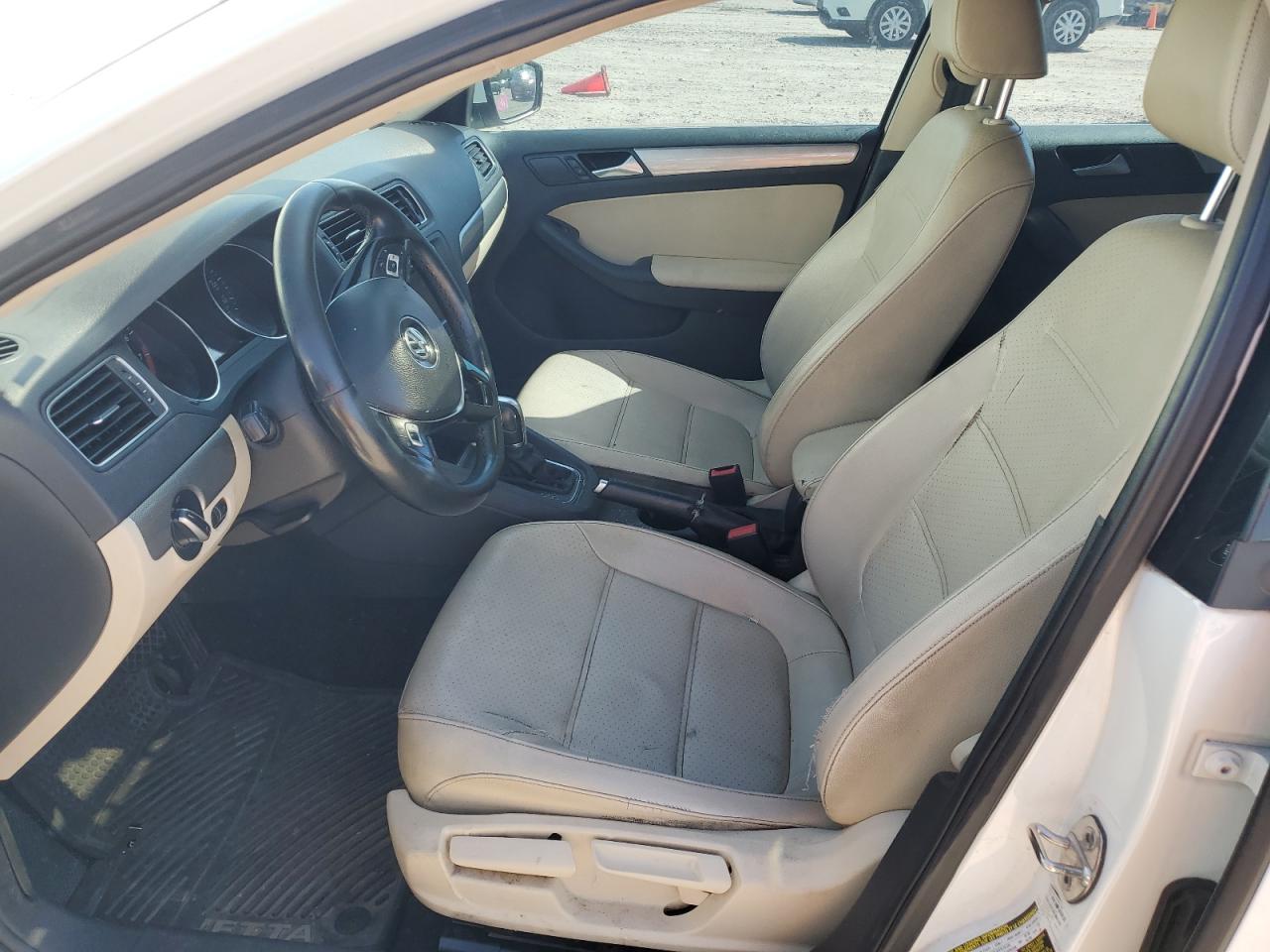 3VWDB7AJ1HM309185 2017 Volkswagen Jetta Se