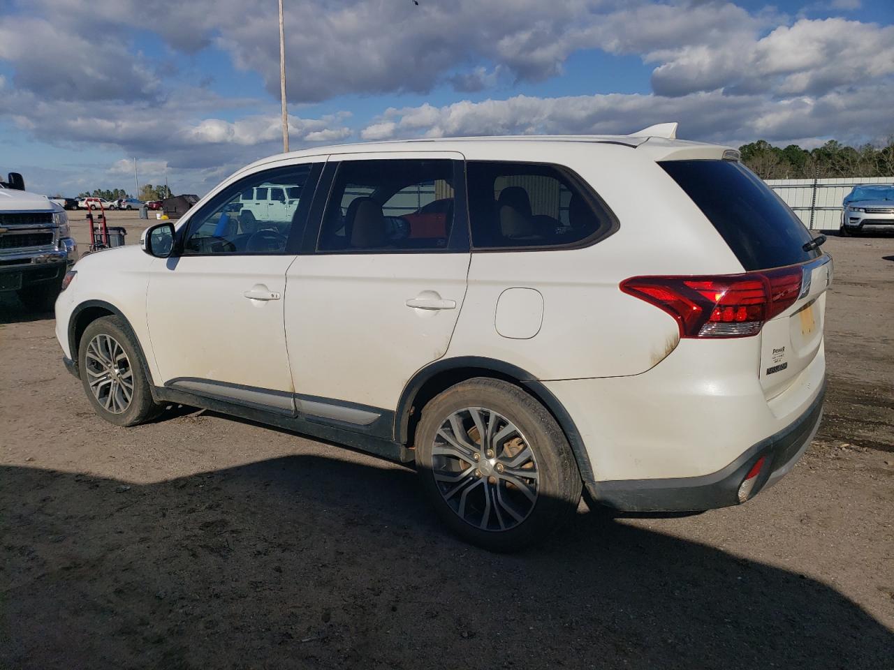 2018 Mitsubishi Outlander Se vin: JA4AD3A32JZ017182