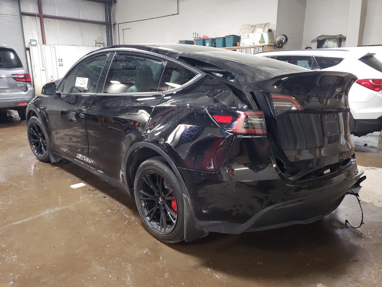 7SAYGDEE4NF430684 2022 Tesla Model Y