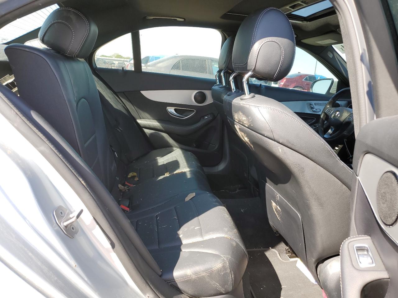 55SWF4JB6JU240154 2018 Mercedes-Benz C 300