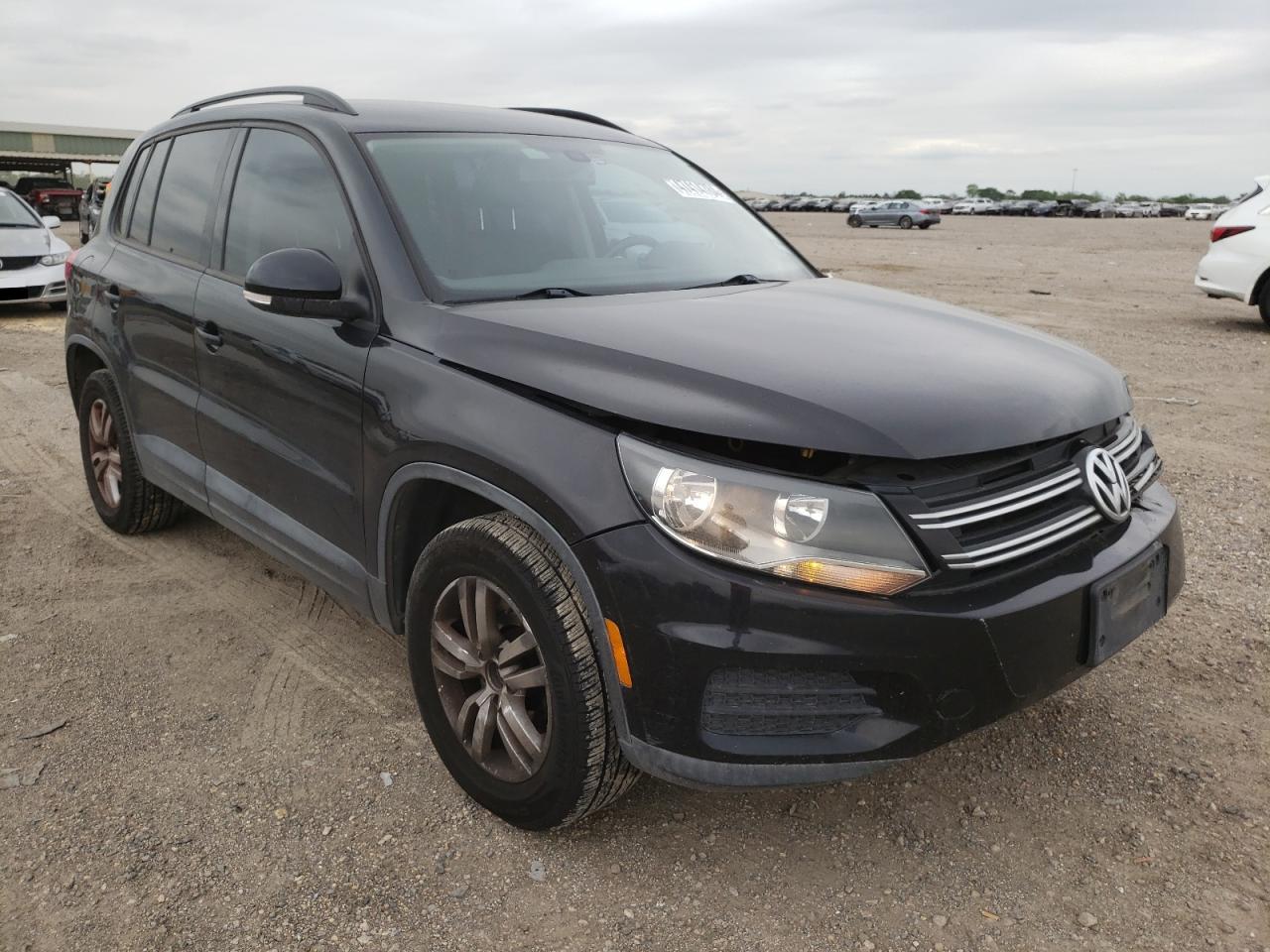 WVGBV7AXXGW574655 2016 Volkswagen Tiguan S