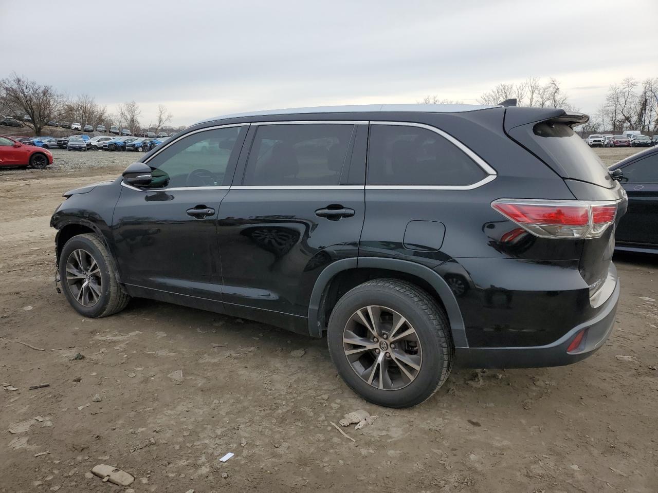 5TDKKRFH5GS187313 2016 Toyota Highlander Xle