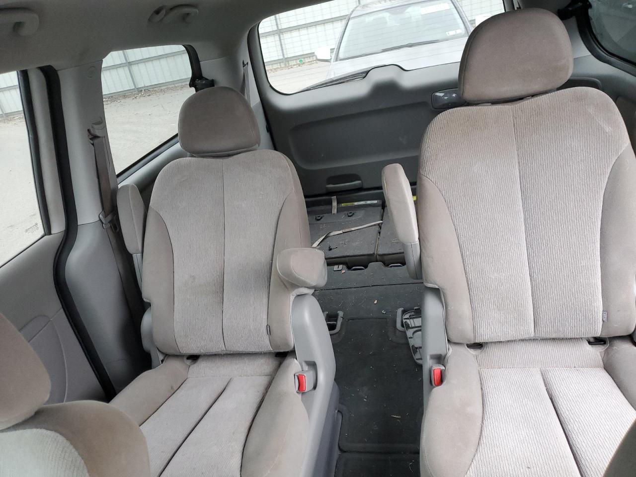 2012 Kia Sedona Lx vin: KNDMG4C76C6422790