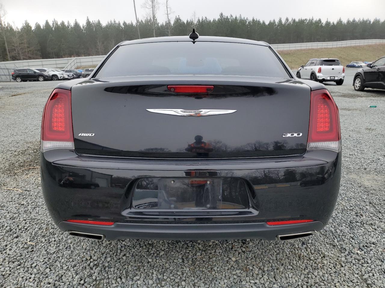 2C3CCARG0KH603608 2019 Chrysler 300 Touring