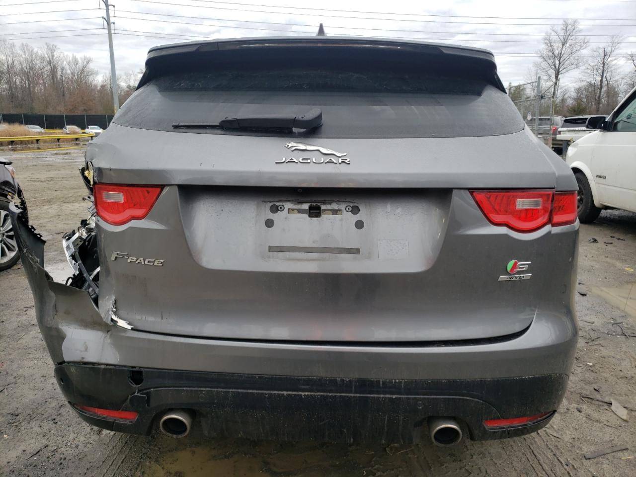 SADCM2BV6HA088147 2017 Jaguar F-Pace S