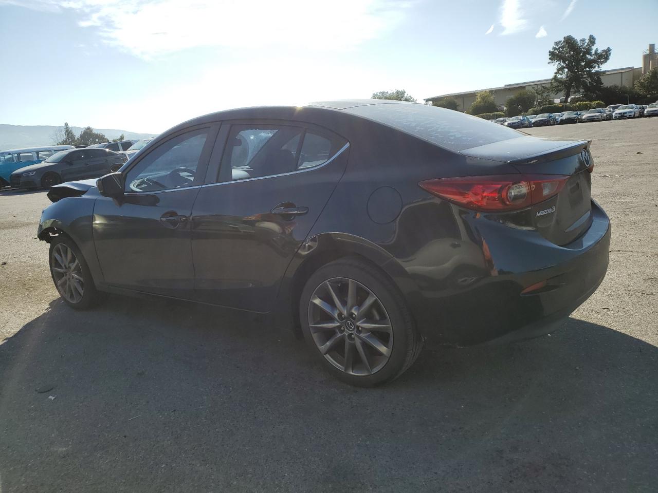 3MZBN1V34JM158629 2018 Mazda 3 Touring