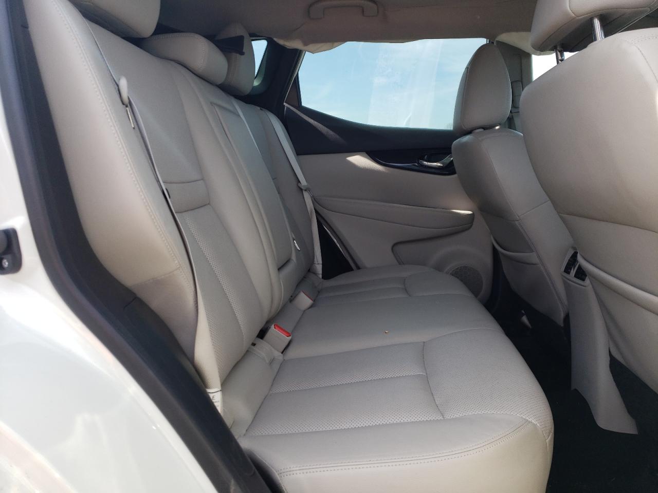 JN1BJ1CR8HW119979 2017 Nissan Rogue Sport S