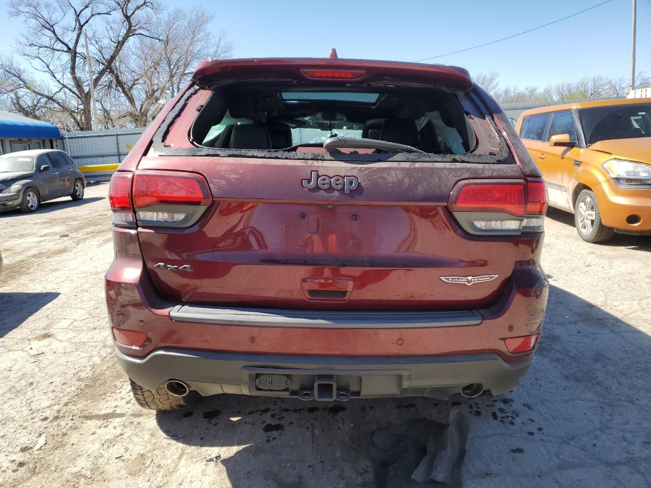 1C4RJFLG3JC437653 2018 Jeep Grand Cherokee Trailhawk