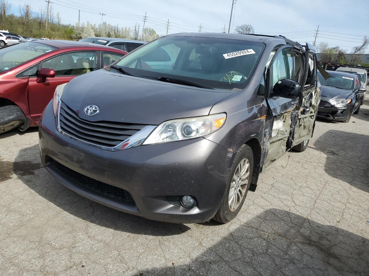 5TDYK3DC8CS199674 2012 Toyota Sienna Xle