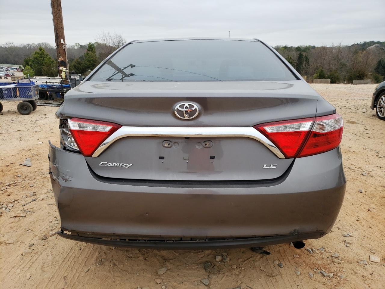 4T1BF1FK4FU111752 2015 Toyota Camry Le