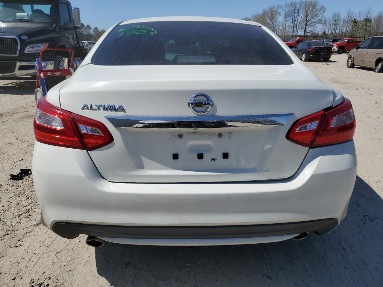 1N4AL3AP9HN332645 2017 Nissan Altima 2.5