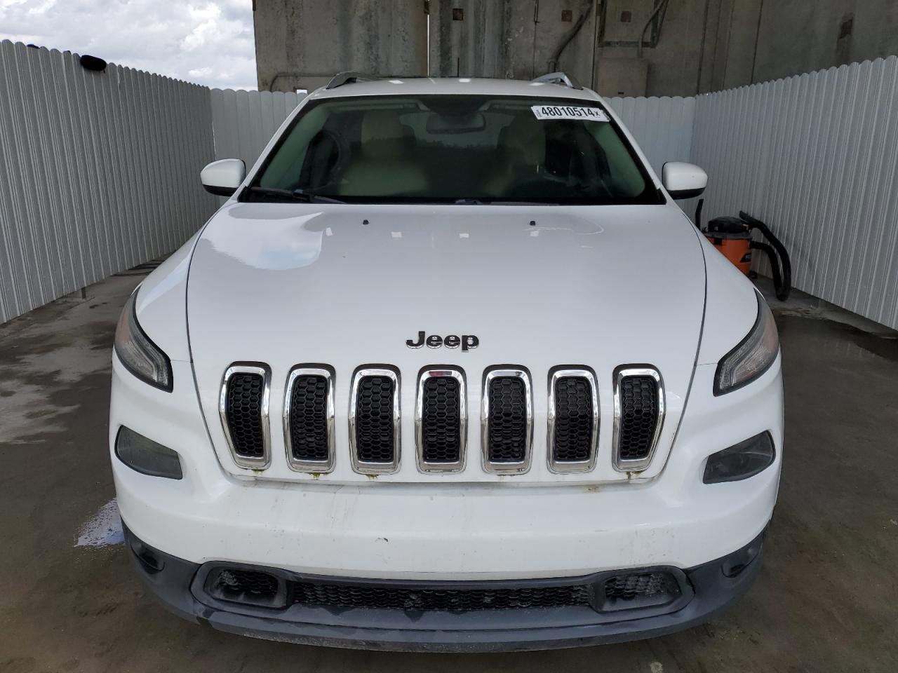 2018 Jeep Cherokee Latitude vin: 1C4PJLCX6JD524737