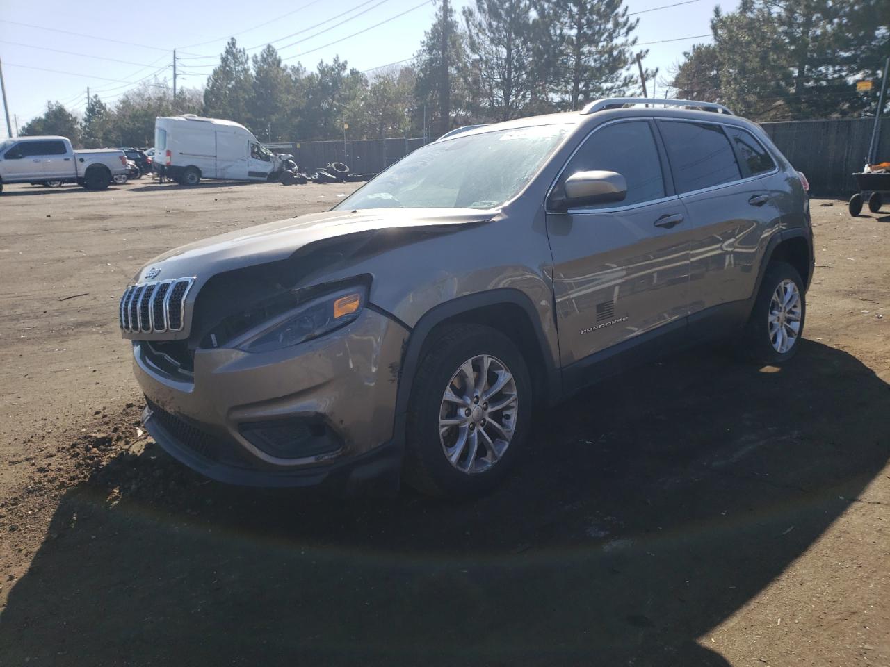 1C4PJLCB0KD348435 2019 Jeep Cherokee Latitude