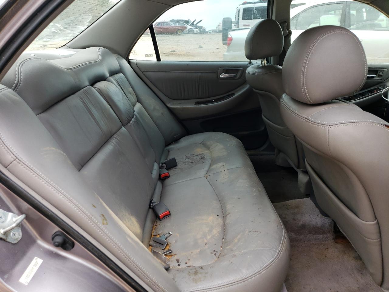 1HGCG5668YA126857 2000 Honda Accord Ex