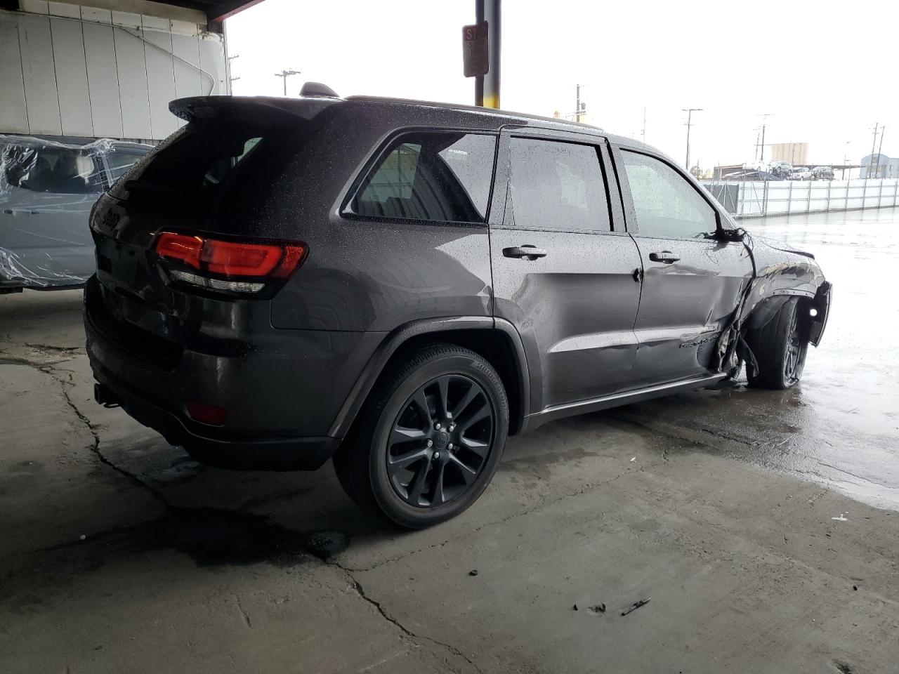 1C4RJEAG4KC710808 2019 Jeep Grand Cherokee Laredo