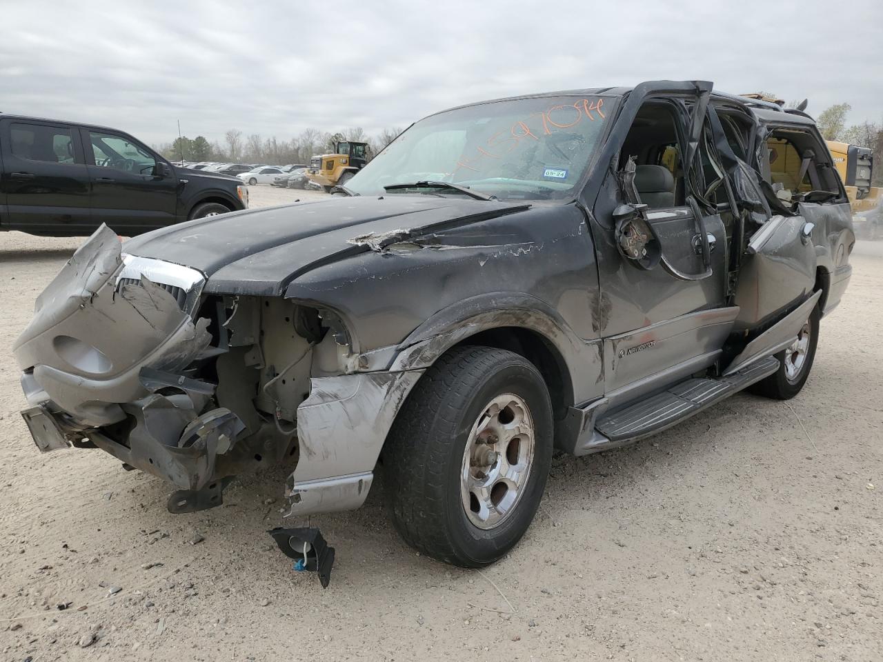 5LMEU27R11LJ32333 2001 Lincoln Navigator