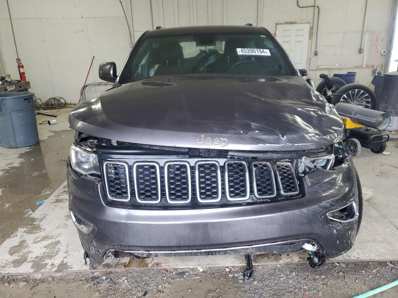1C4RJEAG4HC763419 2017 Jeep Grand Cherokee Laredo