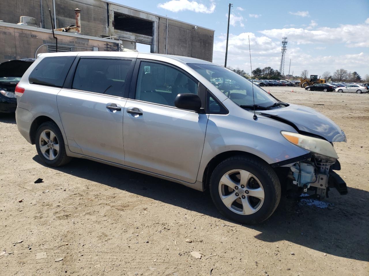 5TDZK3DC0CS193890 2012 Toyota Sienna