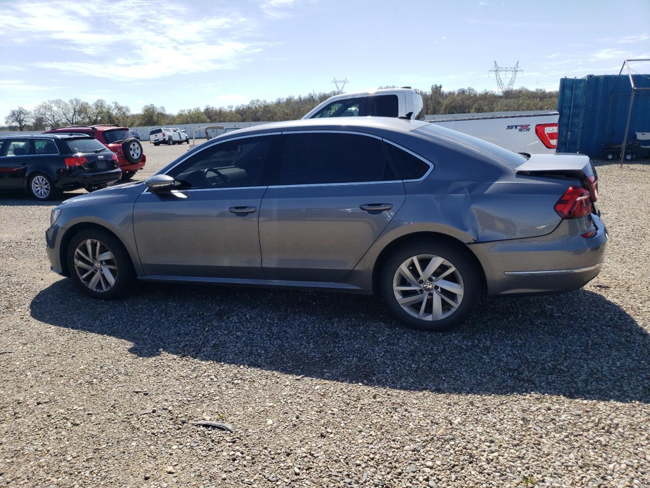 1VWBA7A36JC029328 2018 Volkswagen Passat Se