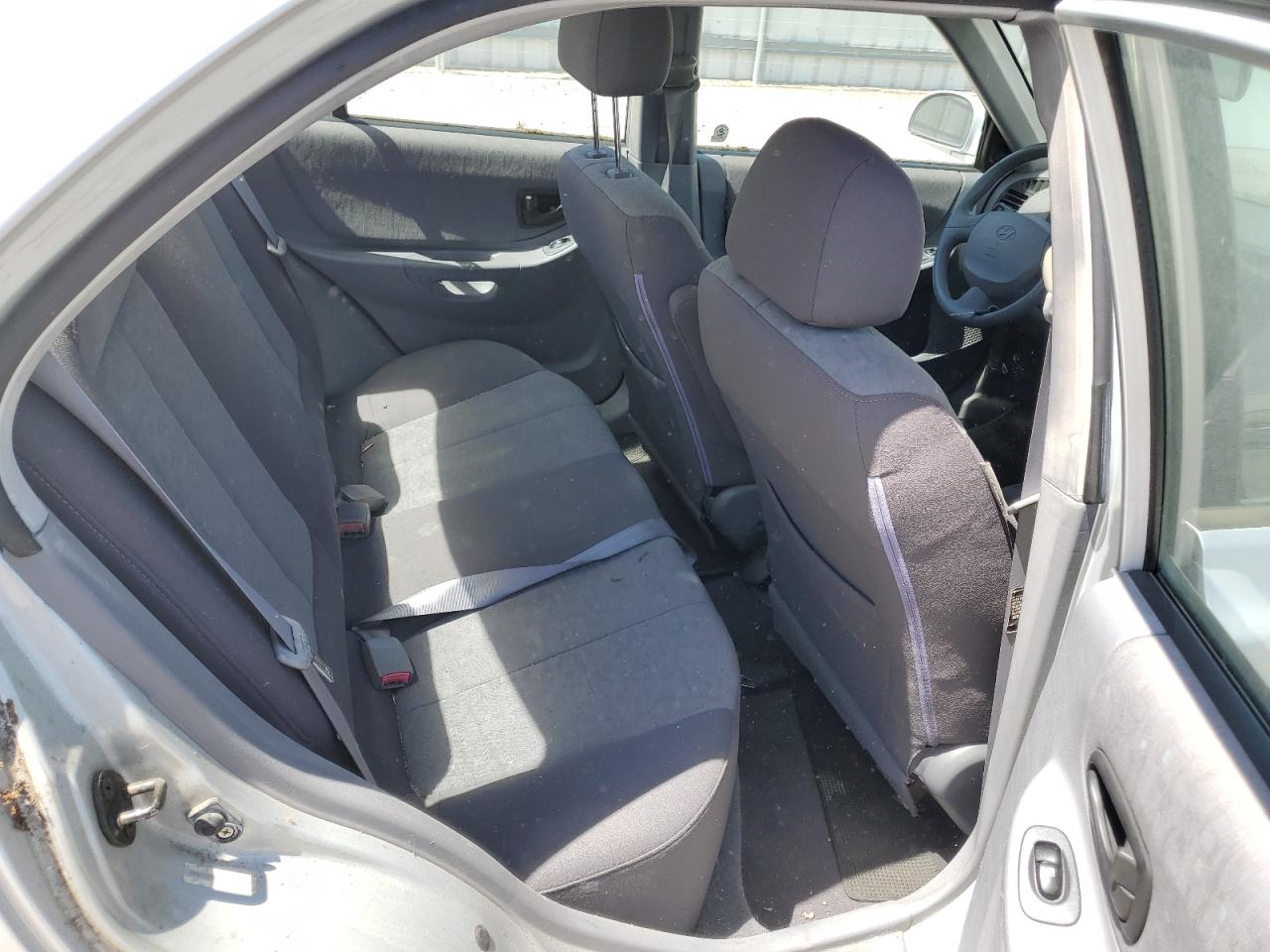 KMHCG45C25U669370 2005 Hyundai Accent Gl