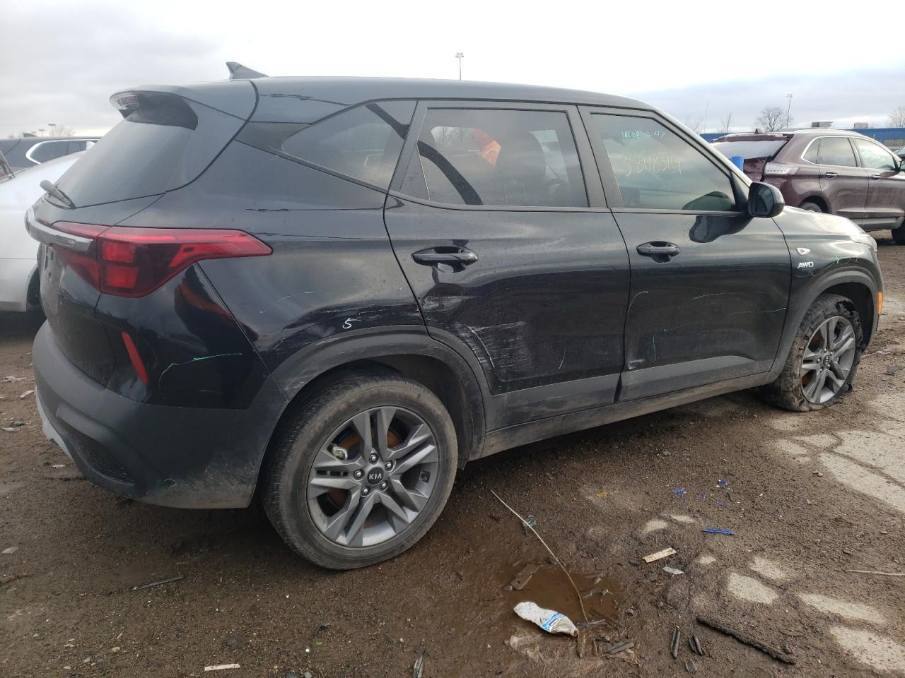 KNDEPCAAXM7181003 2021 Kia Seltos Lx